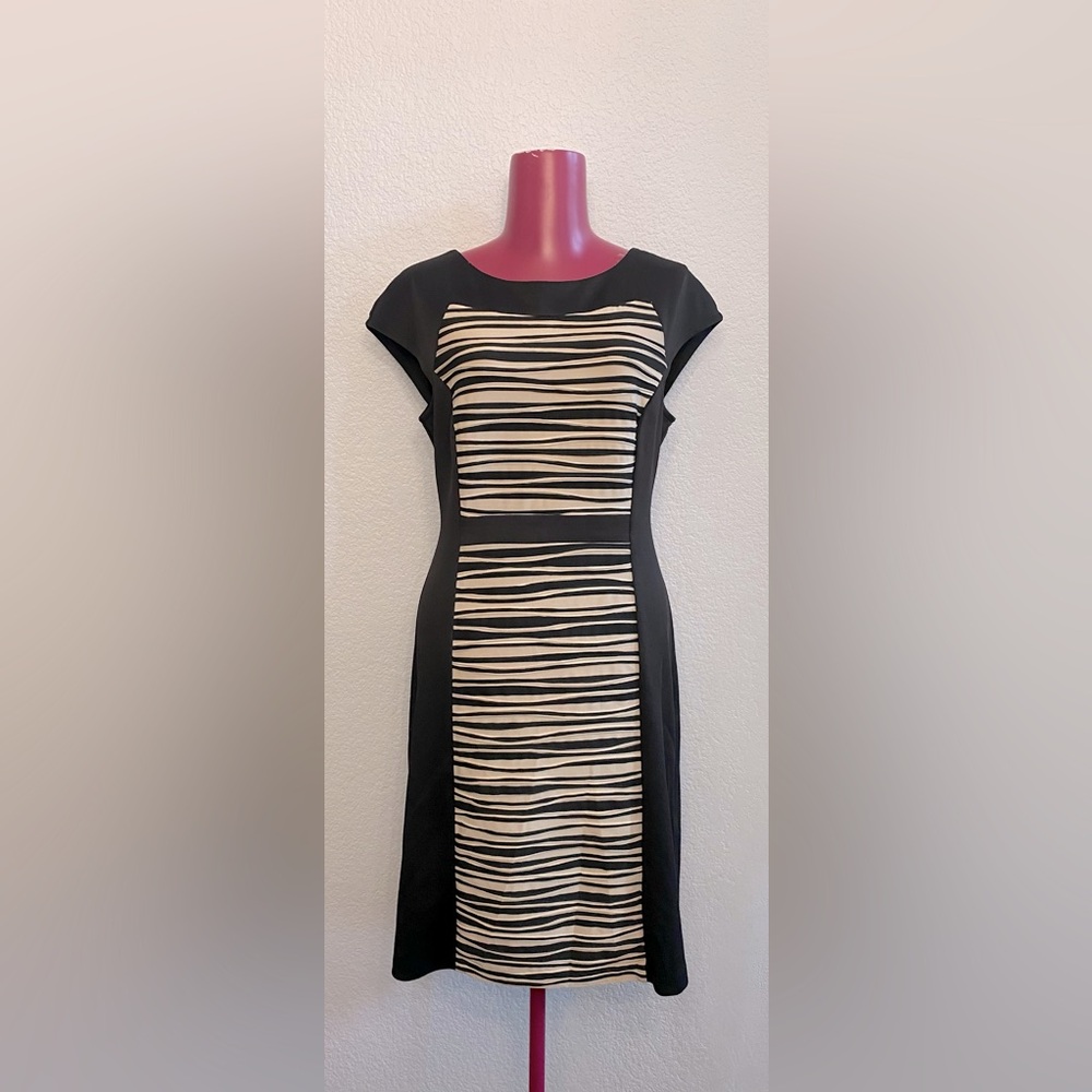 Connected Apparel Black and Cream Sheath Dress with Cap Sleeves